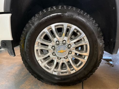 Used 2023 Chevrolet Silverado 2500 High Country w/ Safety Package II AWD/4WD image 11