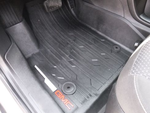 Used 2022 GMC Acadia SLE w/ LPO, Floor Liner Package FWD image 13