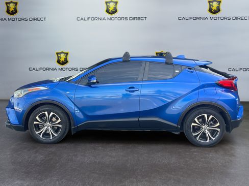 Used 2019 Toyota C-HR LE image 2