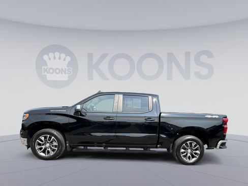 Used 2023 Chevrolet Silverado 1500 LT AWD/4WD image 2