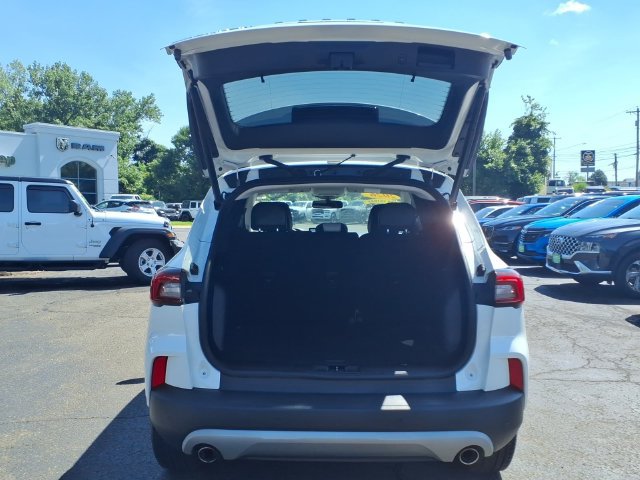 Used 2023 Ford Escape Platinum w/ Premium Technology Package AWD/4WD image 7