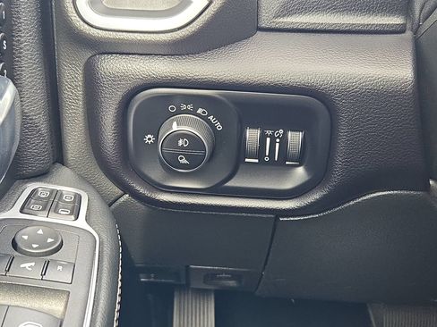 Used 2024 RAM 3500 Laramie AWD/4WD image 25