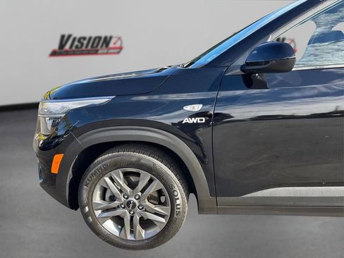 Certified 2023 Kia Seltos LX image 12