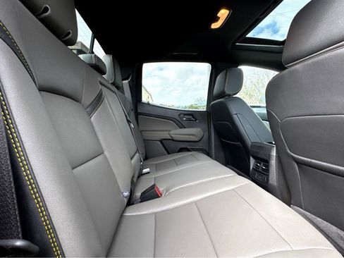 Certified 2025 Chevrolet Colorado ZR2 w/ Midnight Edition image 14