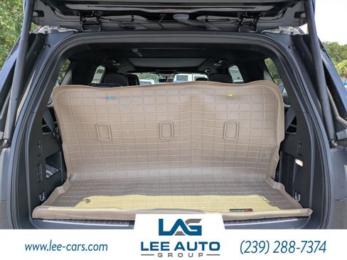 Used 2021 Lincoln Navigator Reserve w/ Luxury Package AWD/4WD image 10
