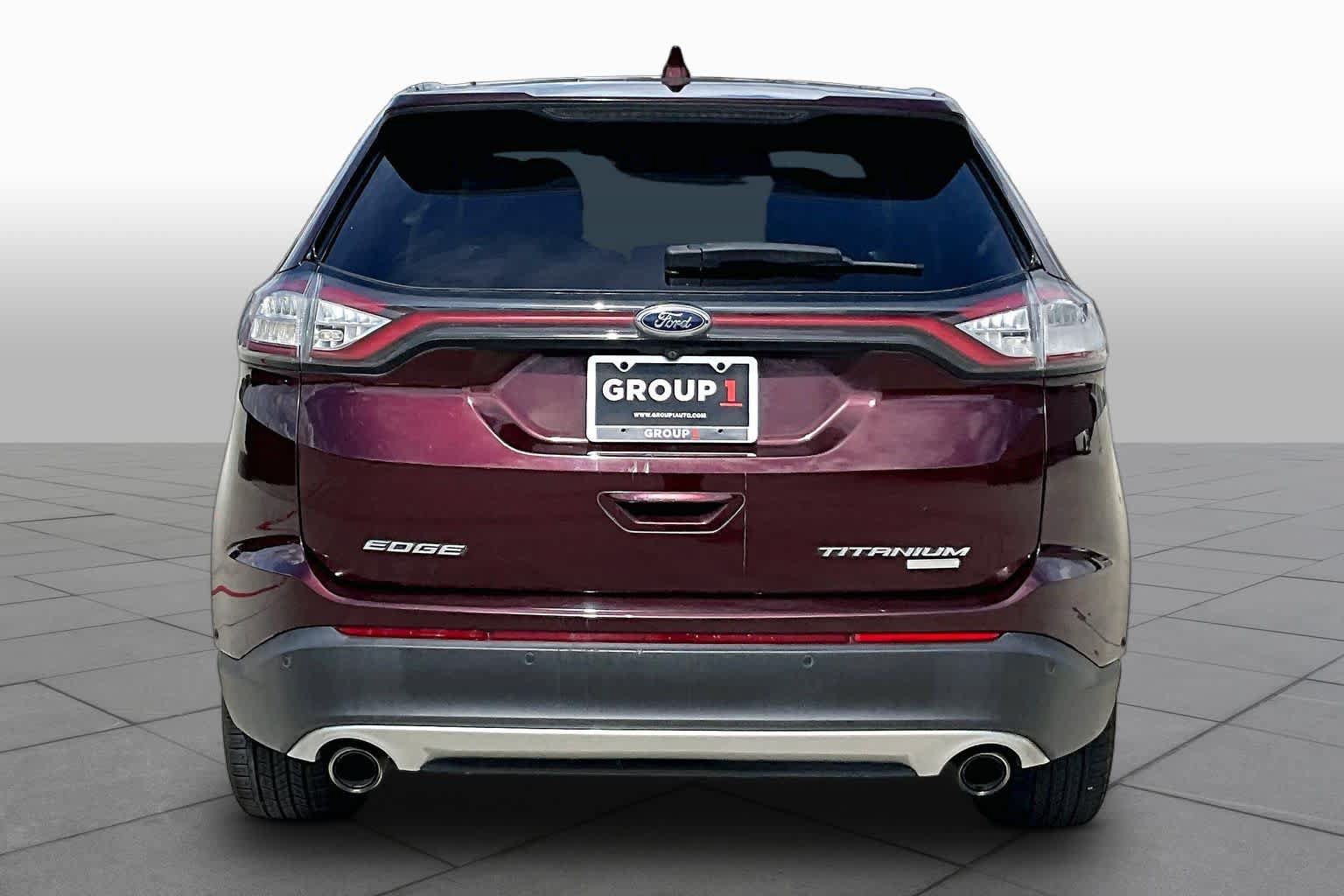 Used 2018 Ford Edge Titanium w/ Equipment Group 302A FWD image 5