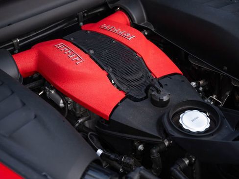 Used 2021 Ferrari F8 Tributo image 25