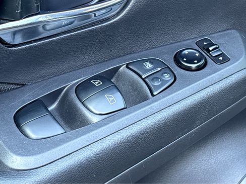 Used 2021 Nissan Kicks SV w/ Exterior Package image 16