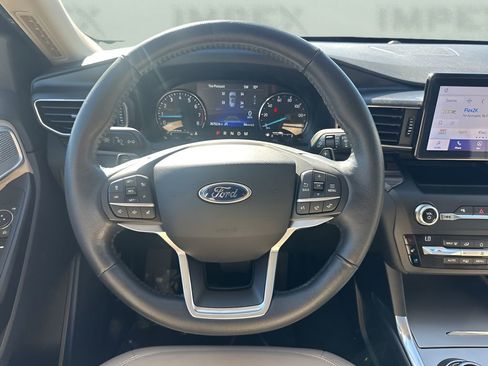 Used 2020 Ford Explorer Limited image 17