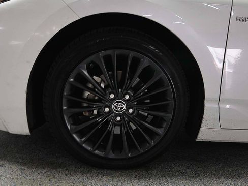 Used 2019 Toyota Avalon XSE w/ All Weather Liner Package FWD image 6