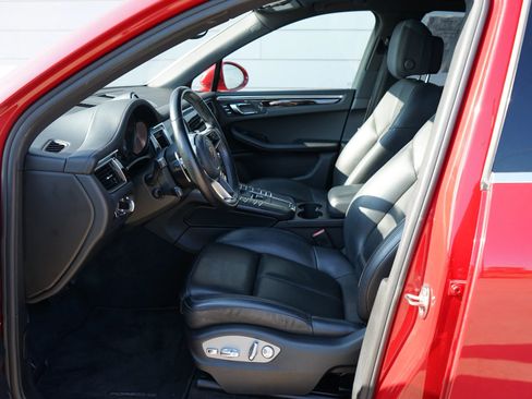 Used 2017 Porsche Macan S image 15