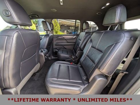 Used 2024 GMC Acadia Elevation w/ LPO, Roadside Safety Package image 16