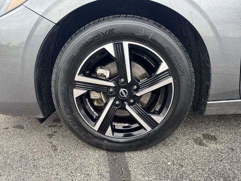 Used 2024 Nissan Sentra SV FWD image 8
