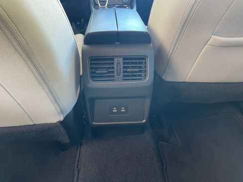 Used 2025 Nissan Rogue SV image 24