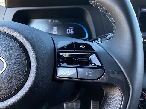 Certified 2025 Hyundai Elantra Sport image 27