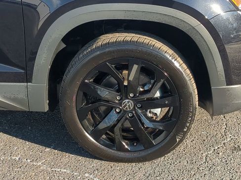 Used 2024 Volkswagen Taos SE image 12