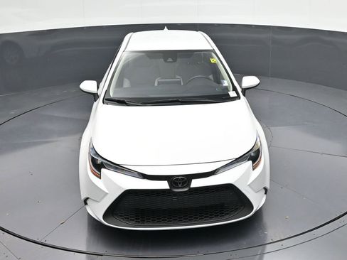 Used 2022 Toyota Corolla LE image 28