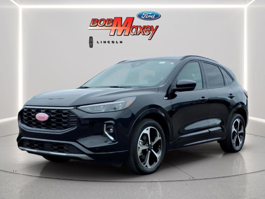 Used 2023 Ford Escape ST-Line Elite w/ Premium Technology Package AWD/4WD image 1