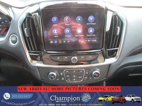 Used 2022 Chevrolet Traverse RS FWD image 18