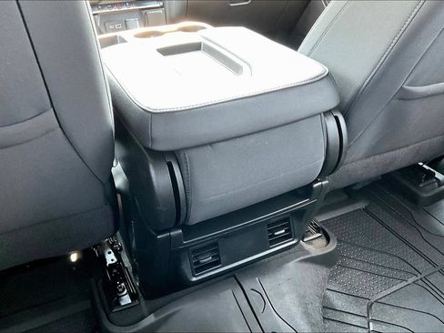 Used 2022 Chevrolet Silverado 1500 Custom AWD/4WD image 13