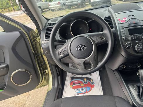 Used 2011 Kia Soul + w/ Audio Pkg FWD image 22