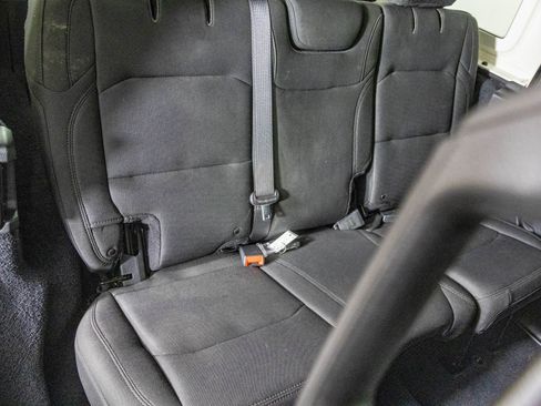 Used 2018 Jeep Wrangler Unlimited Sahara image 37