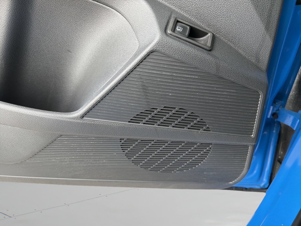 Used 2024 Volkswagen Taos SE FWD image 17