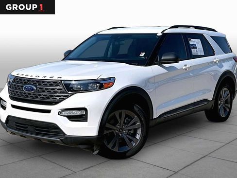 Used 2021 Ford Explorer XLT w/ Equipment Group 202A AWD/4WD image 1