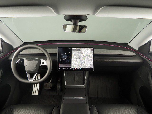 Used 2026 Tesla Model Y Long Range RWD image 3