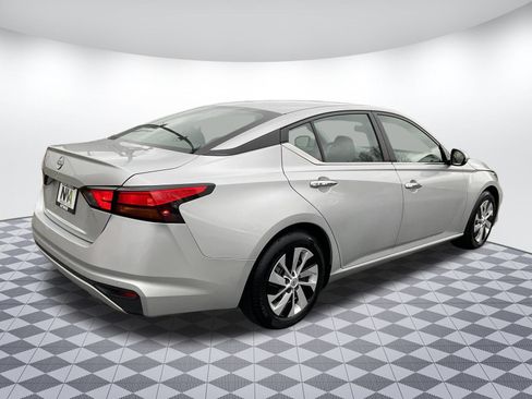 Used 2023 Nissan Altima 2.5 S image 3