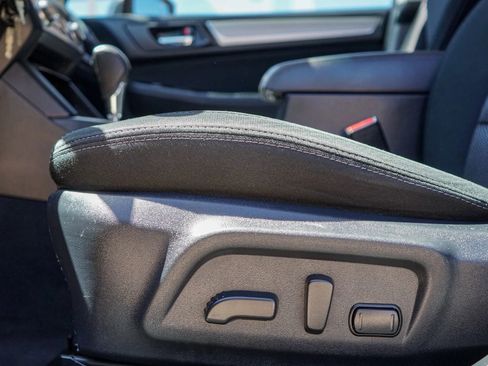 Used 2017 Subaru Outback 2.5i Premium image 31