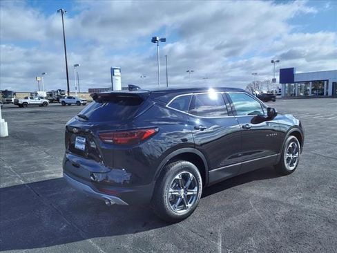 New 2025 Chevrolet Blazer LT image 3
