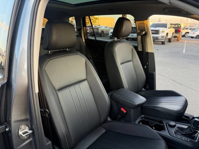 Used 2022 Volkswagen Tiguan SE AWD/4WD image 41