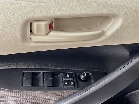 Used 2026 Toyota Corolla LE FWD image 17