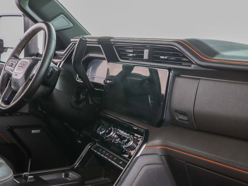 Used 2025 GMC Sierra 2500 AT4 w/ AT4 Premium Plus Package image 30