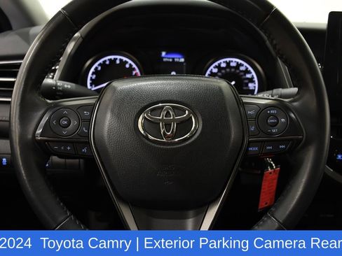 Used 2024 Toyota Camry SE image 11