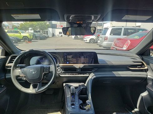 Used 2023 Toyota Crown XLE image 14