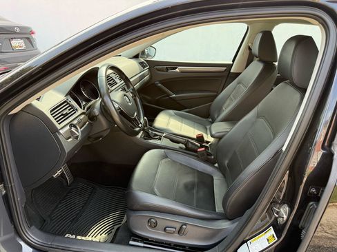 Used 2017 Volkswagen Passat 1.8T R-Line FWD image 20