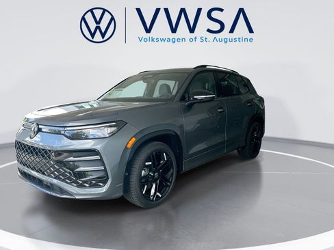 New 2026 Volkswagen Tiguan SE R-Line FWD image 3