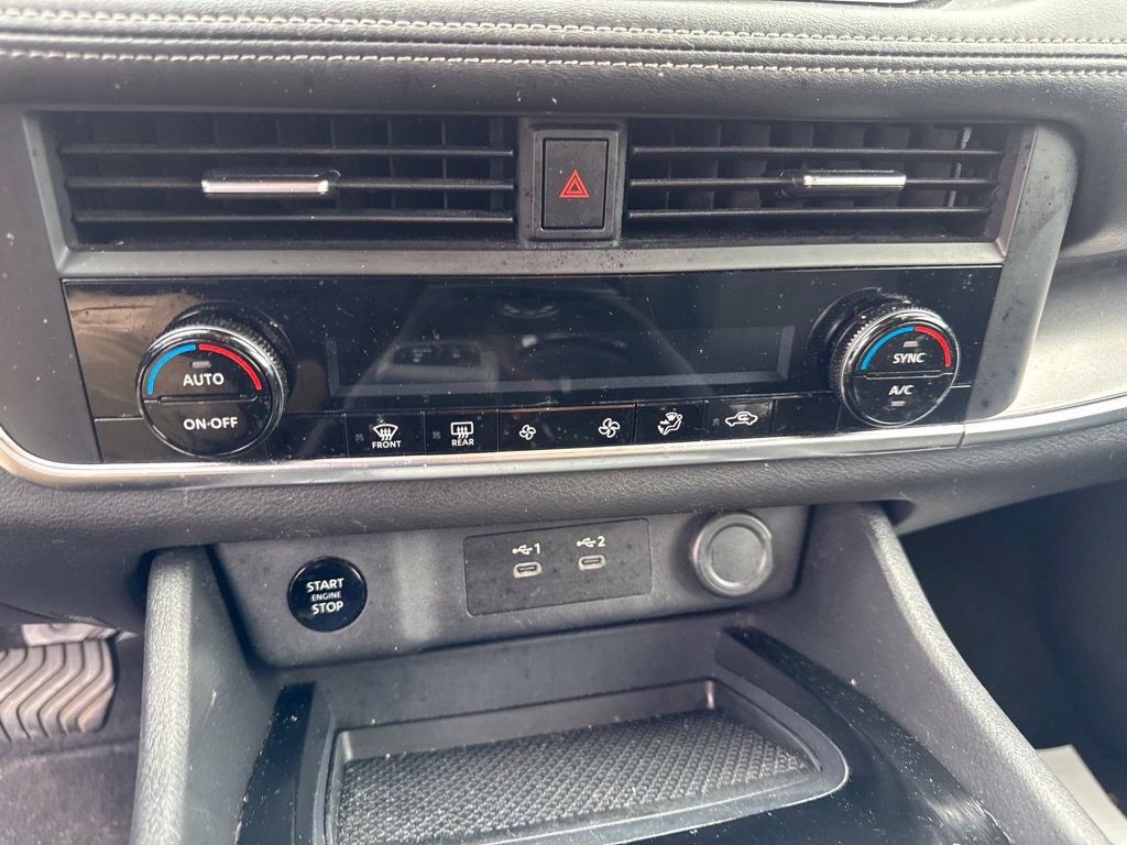 Used 2024 Nissan Rogue SV AWD/4WD image 18