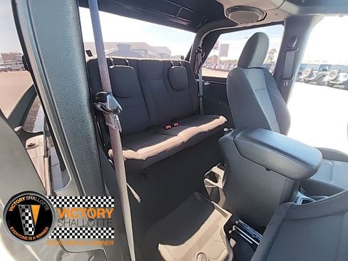 Used 2023 Jeep Wrangler Sport image 27