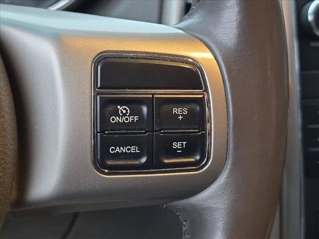 Used 2012 Jeep Grand Cherokee Laredo w/ Laredo E Group AWD/4WD image 11