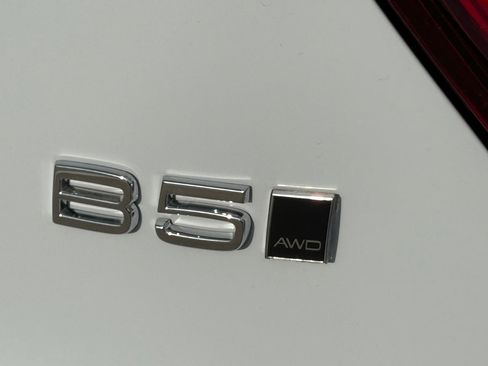 New 2026 Volvo XC40 B5 Core w/ Protection Package Premier image 6