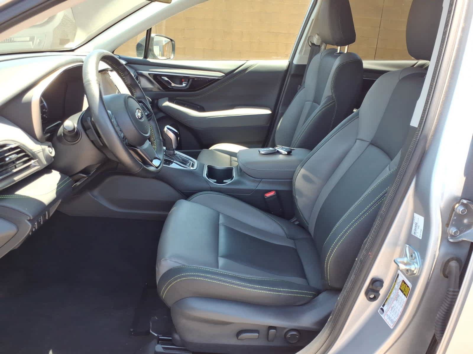 Used 2025 Subaru Outback Onyx Edition AWD/4WD image 27