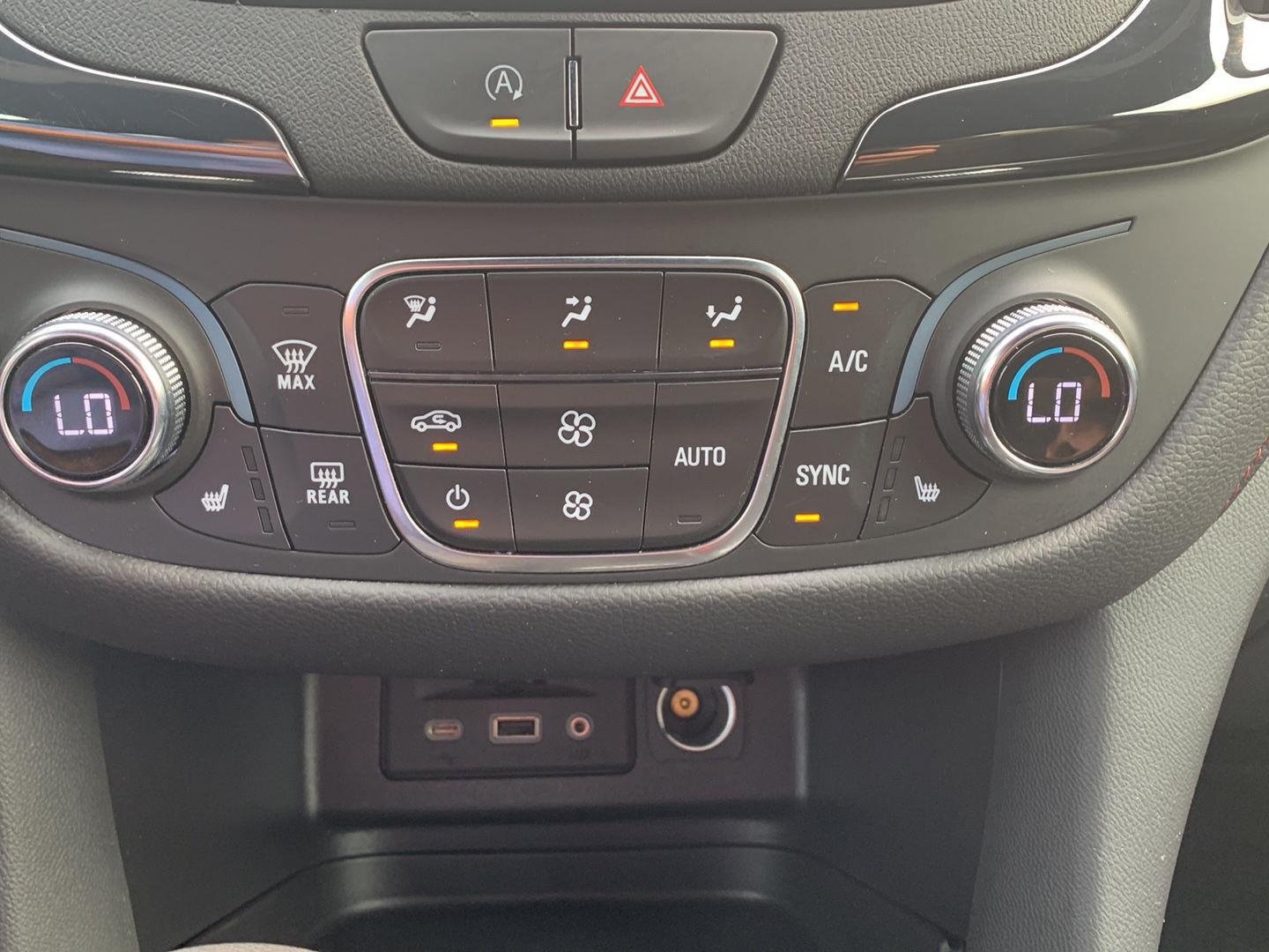 Used 2023 Chevrolet Equinox RS AWD/4WD image 15