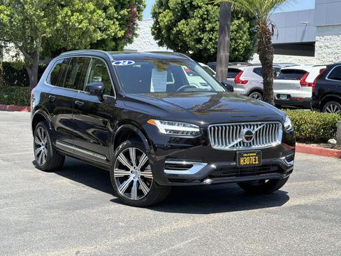 Certified 2024 Volvo XC90 T8 Plus w/ Protection Package Premier AWD/4WD image 1