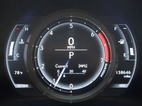 Used 2016 Lexus IS 200t w/ F Sport Package RWD image 22