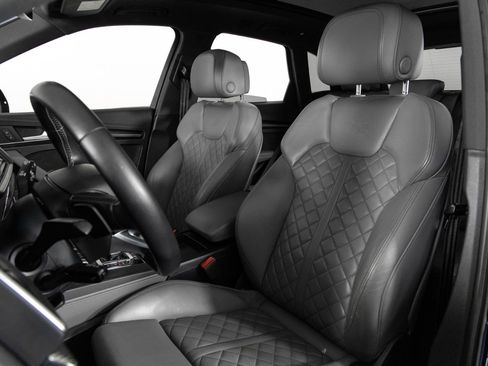 Used 2018 Audi SQ5 Premium Plus w/ Navigation Package image 14