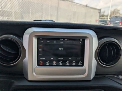 Used 2021 Jeep Wrangler Unlimited Sport AWD/4WD image 15