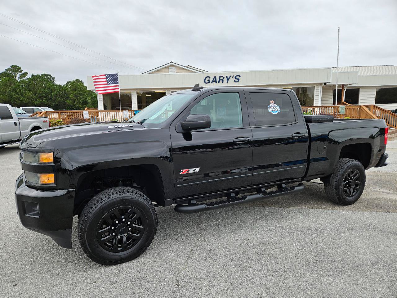Used 2016 Chevrolet Silverado 2500 LT w/ Midnight Edition AWD/4WD image 2